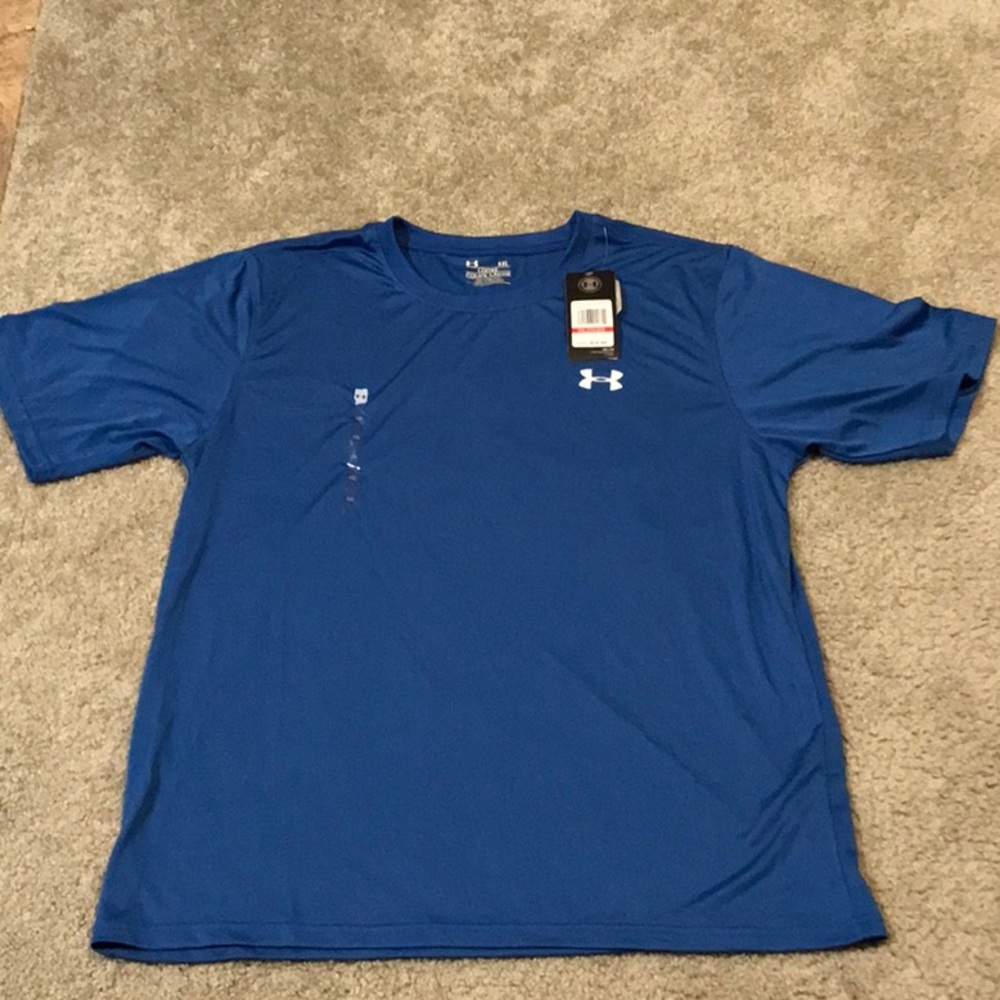 NWT Under Armour short sleeve t shirt - loose heat gear - XXL